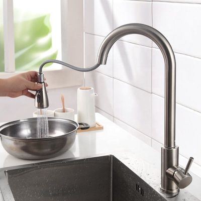 El dibujo superficial inoxidable tira hacia abajo higiénico sano del grifo de la cocina
