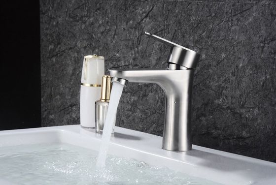 El preservativo del OEM cepilló los golpecitos de acero del cuarto de baño niquela superficial