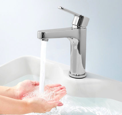 Ninguna filtración que pule la ayuda de acero inoxidable del grifo del lavabo caliente y fría