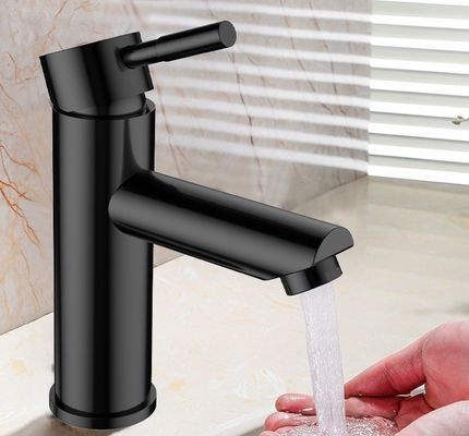 Grifo de acero inoxidable liso del lavabo de la corrosión anti fácil limpiar