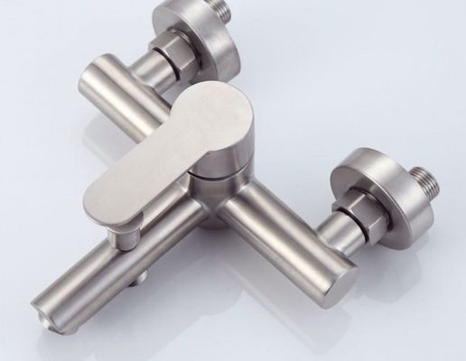 Accesorios inoxidables fuertes del baño de acero de la resistencia a la corrosión fáciles limpiar