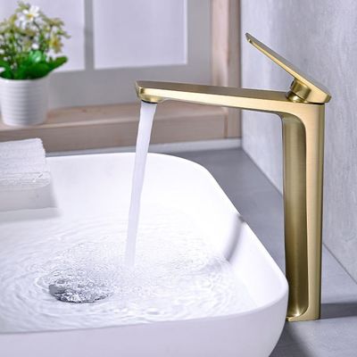 Sin plomo seguro de la sensación meticulosa caliente y fría del oro del golpecito moderno del lavabo